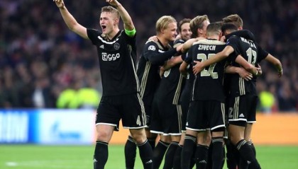  黑马逆袭淘汰卫冕冠军，爆冷震撼足坛