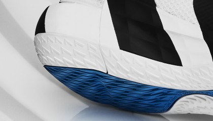  篮球鞋科技革新，新款战靴助力球员弹跳