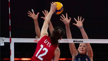  老年网球爱好者增多，养生打法注重节奏控制