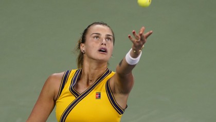  萨巴伦卡发球制胜，轻取对手闯入四强