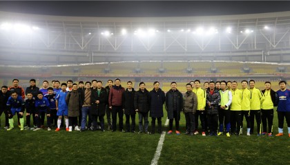  友谊赛演绎攻守大战，双方奉献精彩对攻