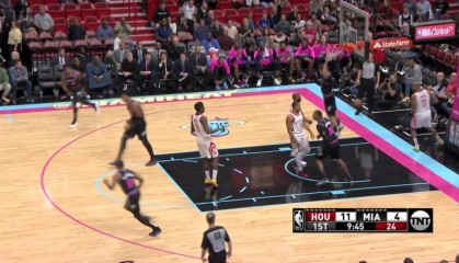  快攻反击行云流水打出团队风采