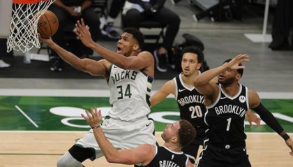  篮网双核合砍六十分惜败雄鹿