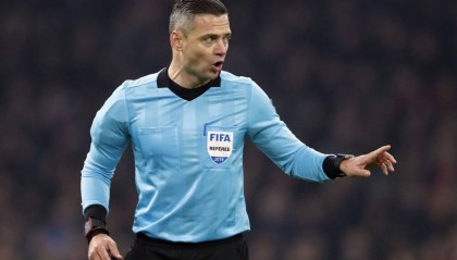  VAR技术改变比赛走向，争议判罚引发热议