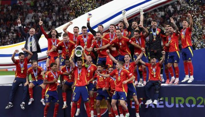  英格兰大胆启用新人，世预赛收获开门红