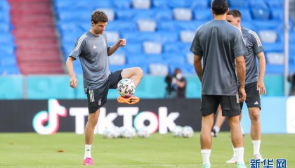  法国国家队集训备战欧国联