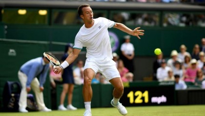  网球名宿贝克尔执教青年队，传承经典底线战术精髓  