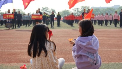  篮球少年逐梦之路充满挑战