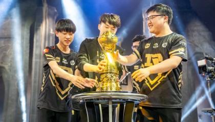  新生代电竞选手横空出世强势夺冠  