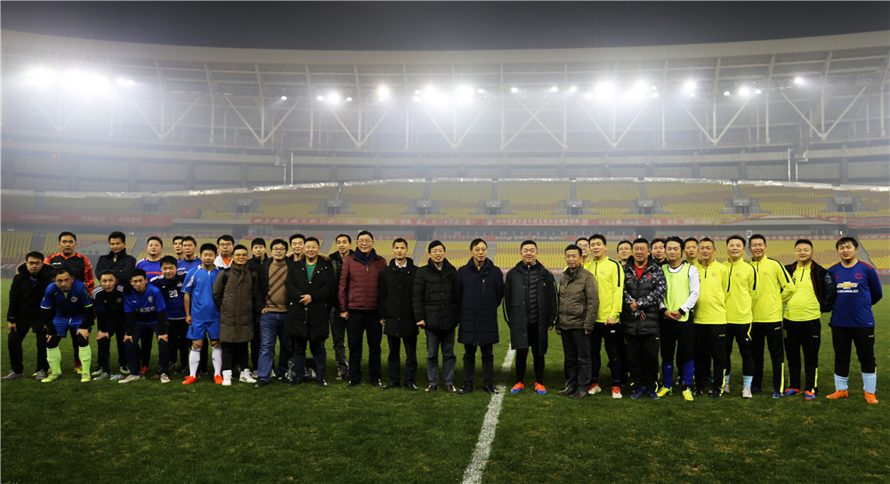  友谊赛演绎攻守大战，双方奉献精彩对攻