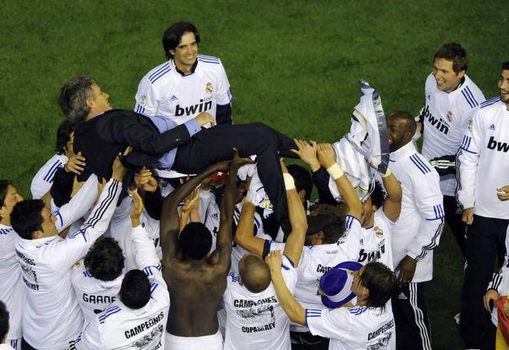  皇马客场逆转巴萨，国家德比演绎经典战役