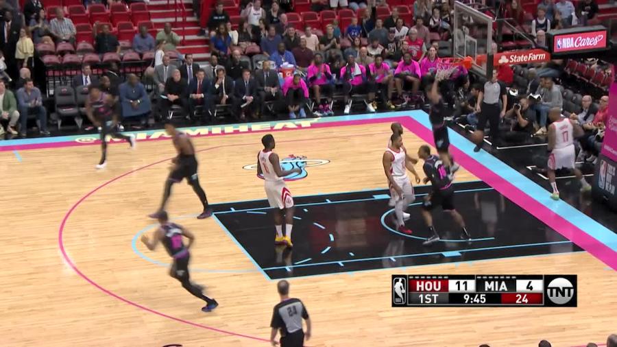  快攻反击行云流水打出团队风采