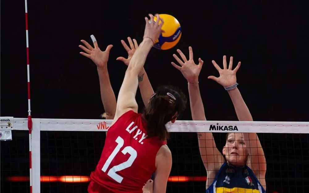  老年网球爱好者增多，养生打法注重节奏控制