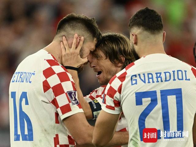  穆雷草地王者归来，温网捧杯泪洒赛场