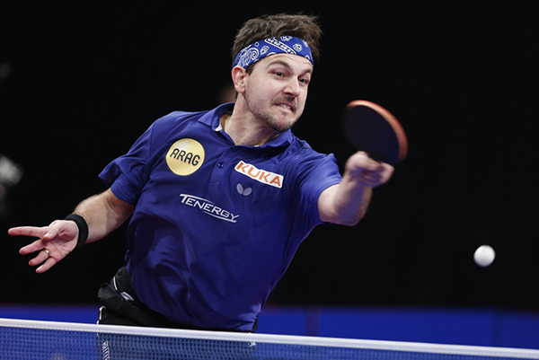  福基纳救两赛点演逆转，爆冷淘汰头号种子