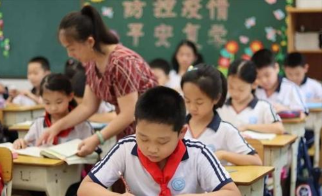  电竞训练营开放，零基础学员接受专业指导