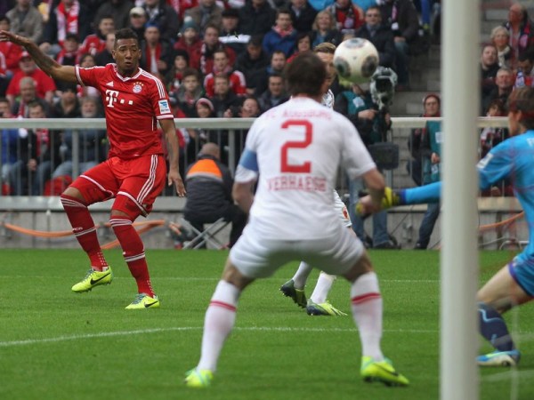  拜仁慕尼黑主场完胜多特，德甲霸主显威风  